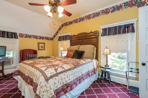 Kingsley House Bed & Breakfast - Full Home Fennville Exterior foto